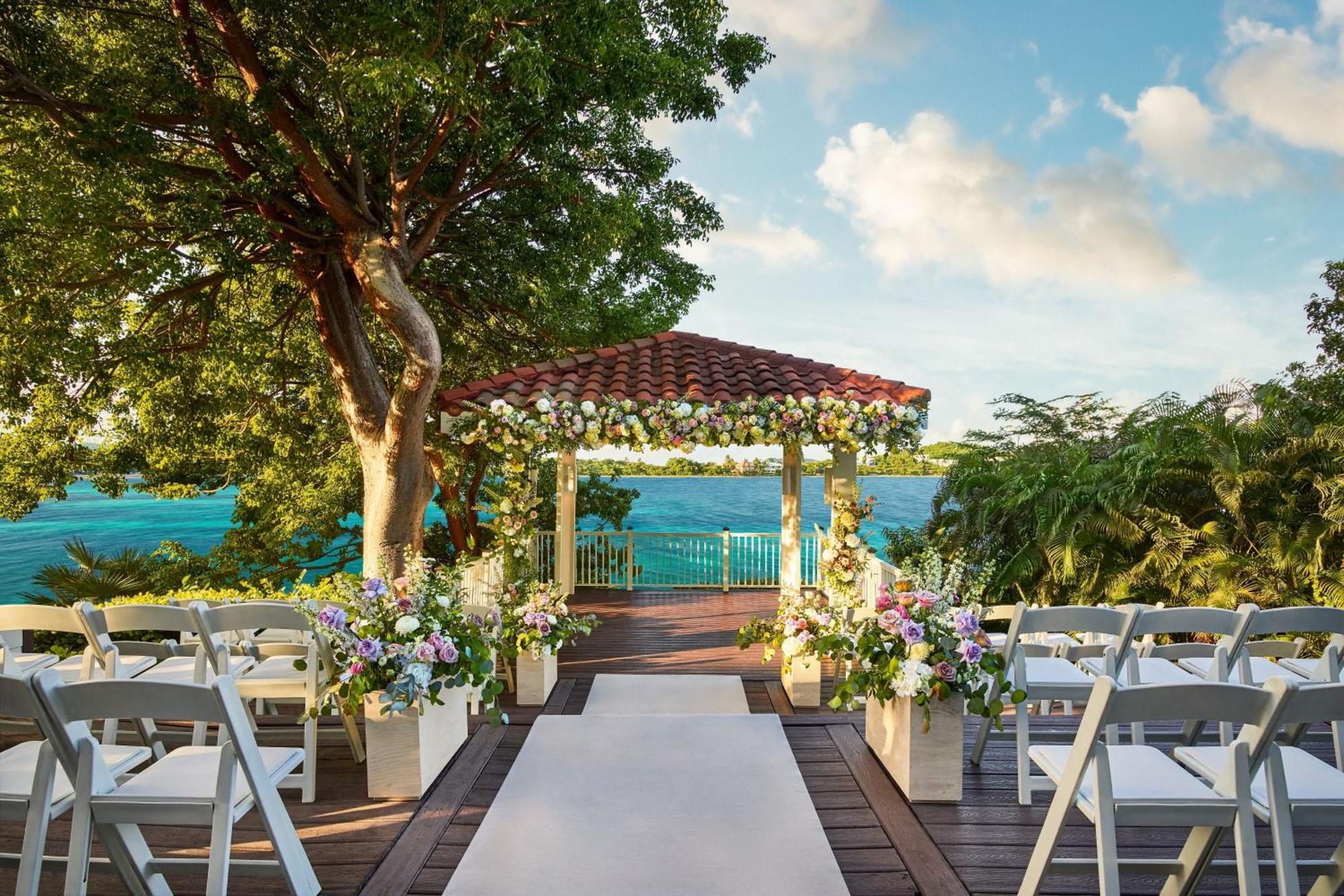 The Ritz-Carlton St. Thomas Hotel Benner Exterior photo